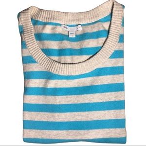 GAP Scoop Neck Short-Sleeve Sweater In a Size Small